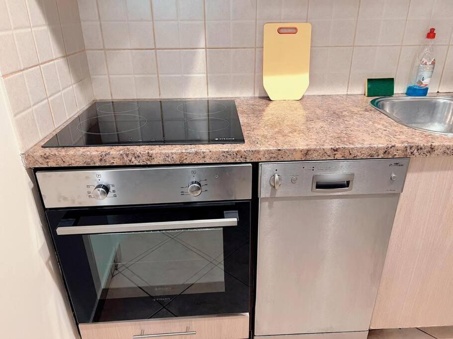 Charming 2Bedroom Apartment With Parking Атина Екстериор снимка